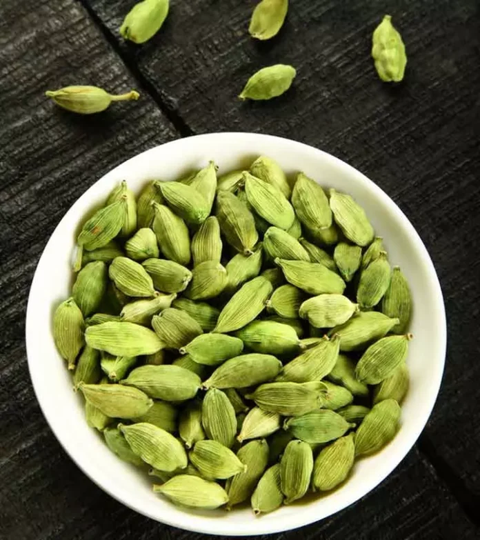 The Surprising Benefits of Eating One Cardamom Daily: A Natural Remedy for Stress